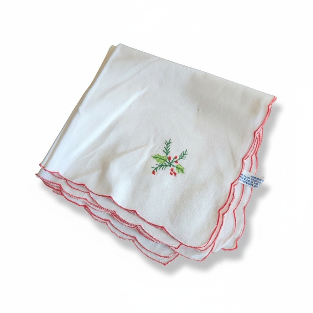 Imperial Elegance Napkins HOLLY Scalloped 100% Cotton 15" LOT Of 4